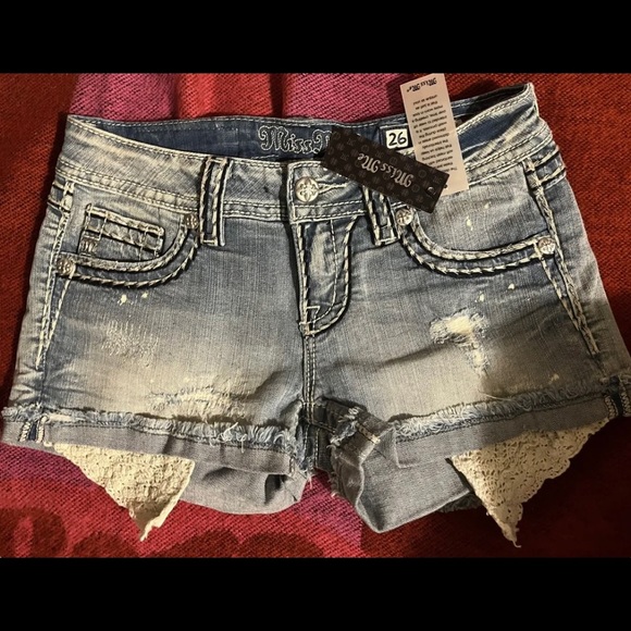 Miss Me Jeans Shorts Size 26 Lace Pocket
Underlay!! So Awesome ® Brand Nwt - Picture 3 of 10